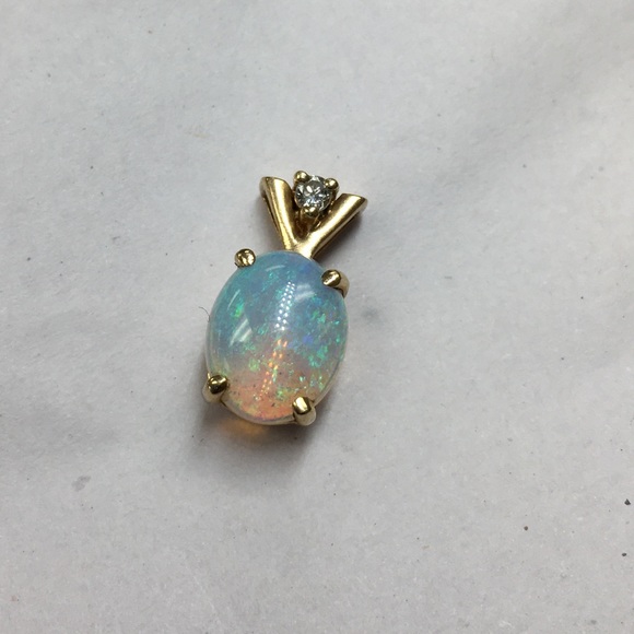 Jewelry - opal round diamonds pendant 14K  gold